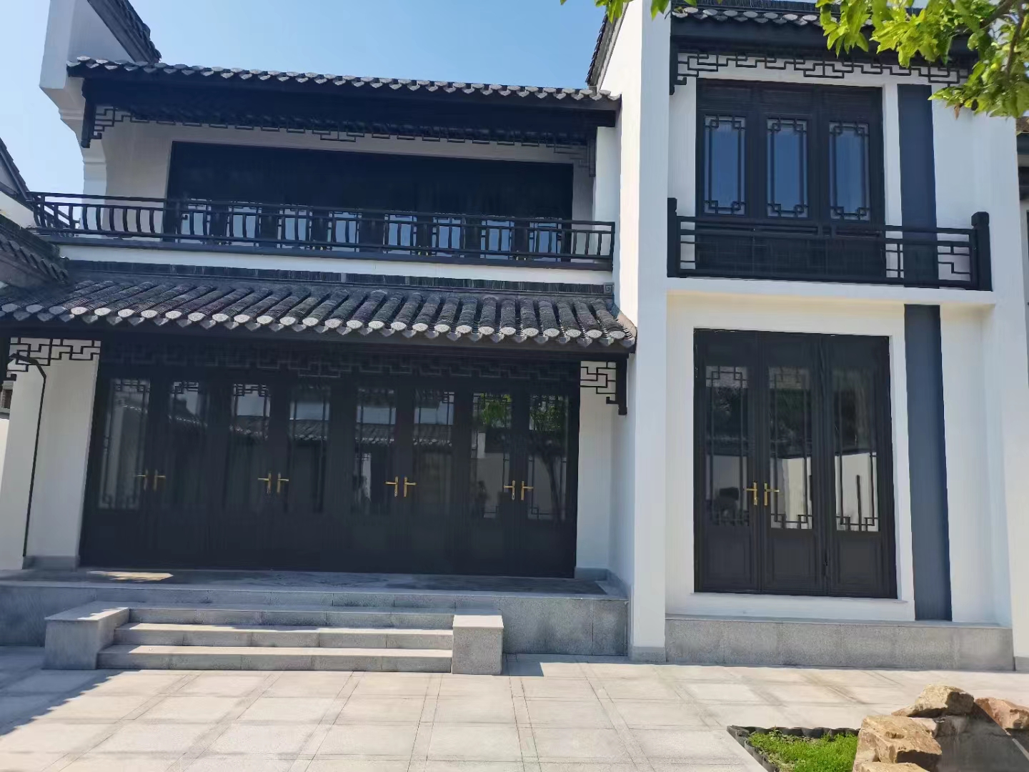 为何现在仿古建筑都使用仿古铝合金门窗