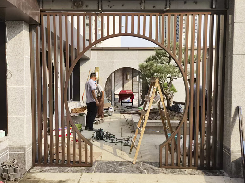 园林金属隔断