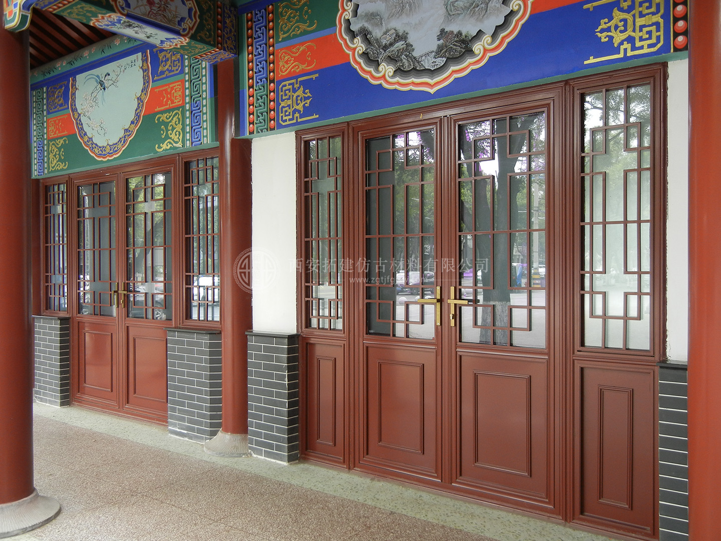 西安拓建铝制中式花格门窗 古韵与实用兼具