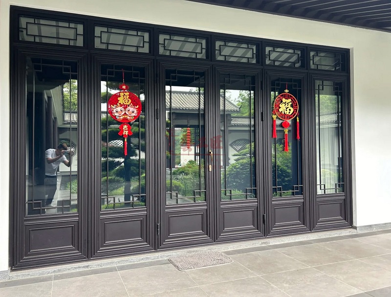 西安拓建庭院门窗｜低碳绿色铝艺，打造可持续中式庭院美学